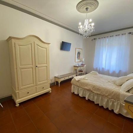 מונטווארקי Palazzo Mari Suite & Rooms B&B מראה חיצוני תמונה