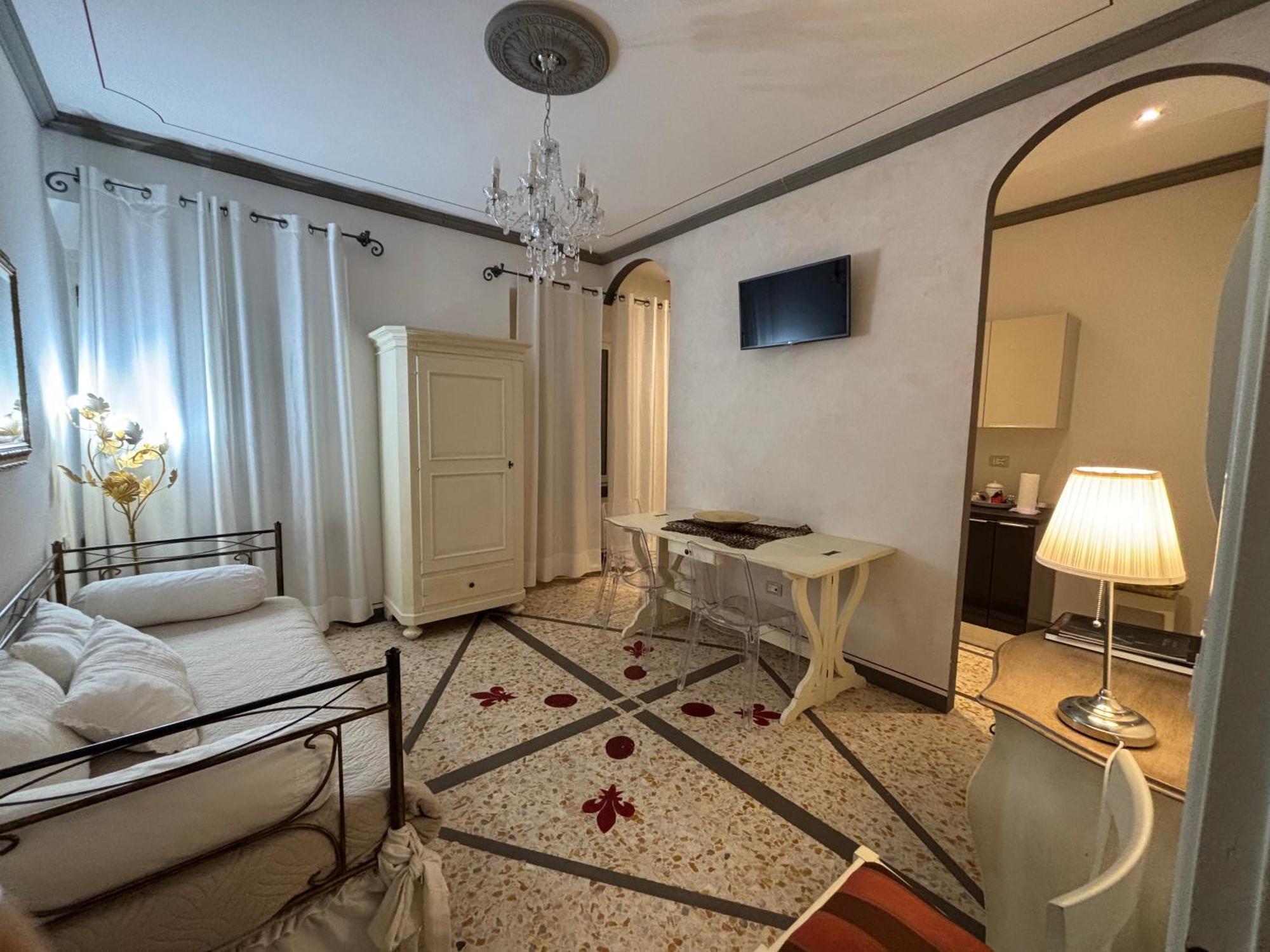 מונטווארקי Palazzo Mari Suite & Rooms B&B מראה חיצוני תמונה