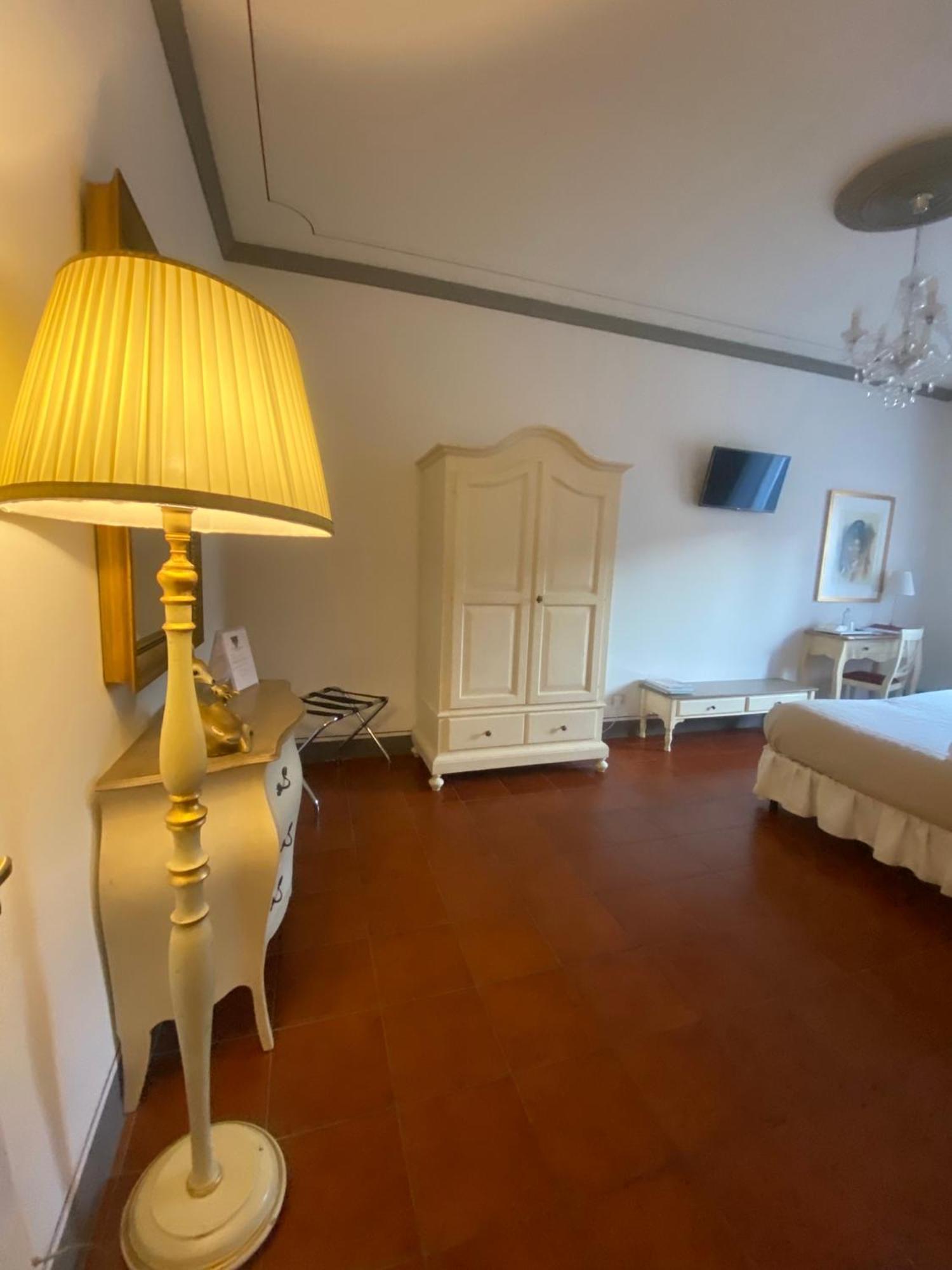 מונטווארקי Palazzo Mari Suite & Rooms B&B מראה חיצוני תמונה