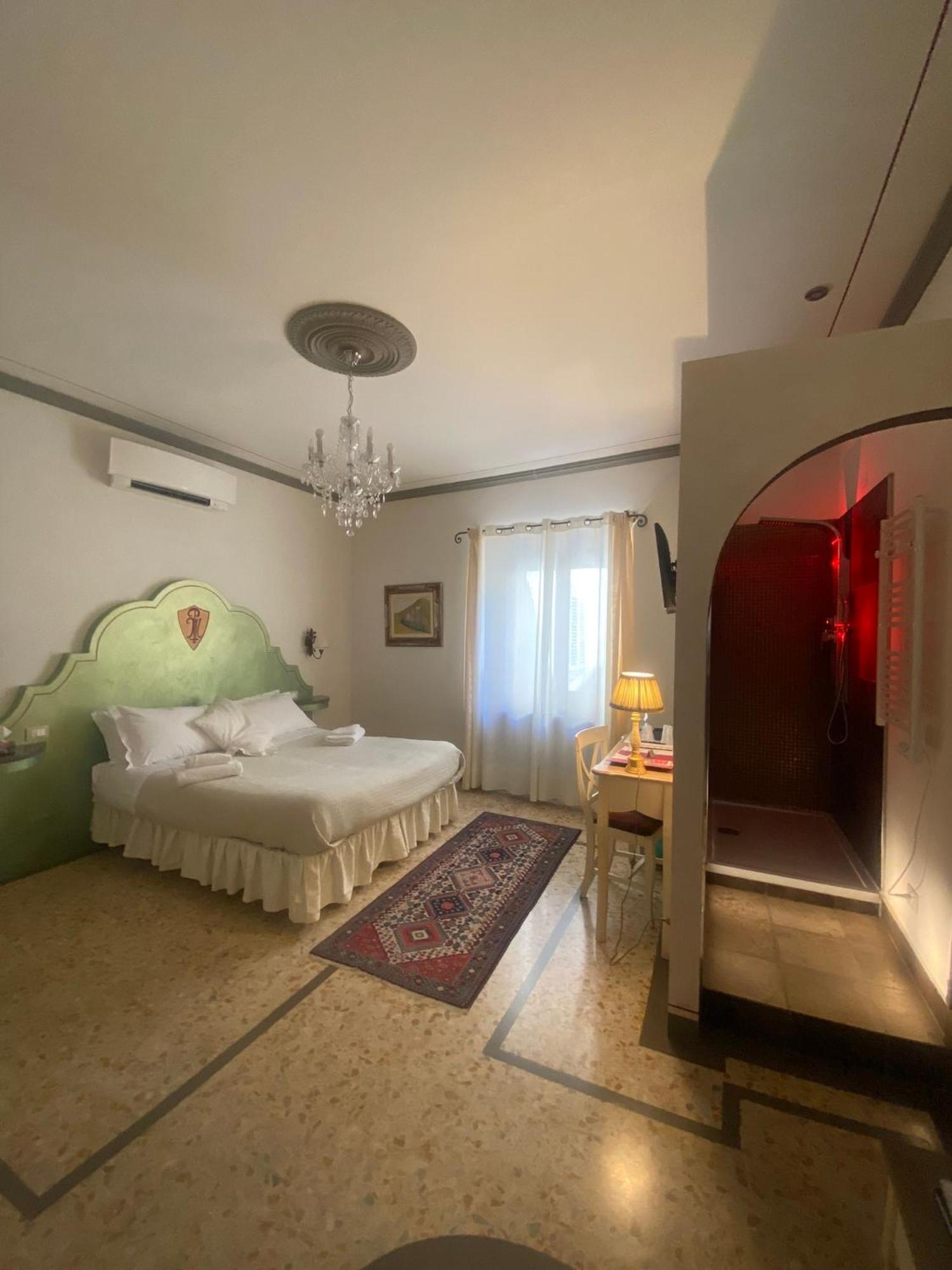 מונטווארקי Palazzo Mari Suite & Rooms B&B מראה חיצוני תמונה