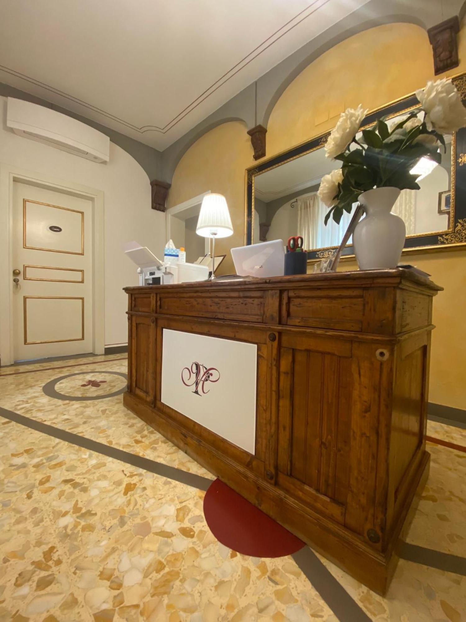 מונטווארקי Palazzo Mari Suite & Rooms B&B מראה חיצוני תמונה