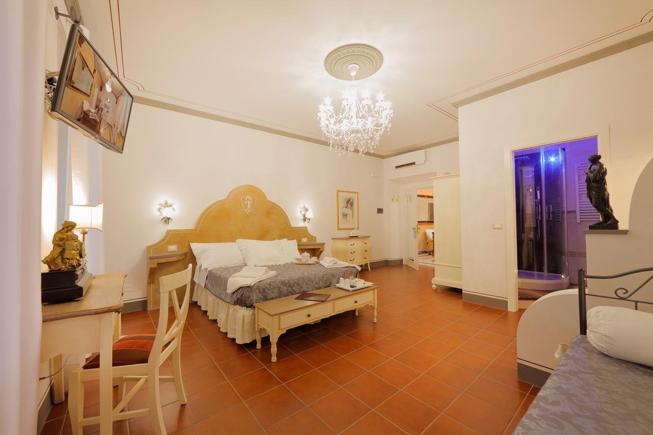 מונטווארקי Palazzo Mari Suite & Rooms B&B מראה חיצוני תמונה