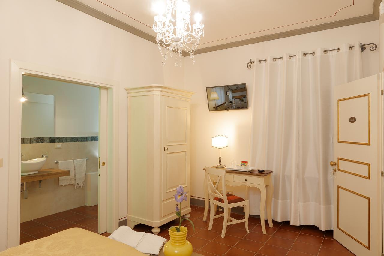 מונטווארקי Palazzo Mari Suite & Rooms B&B מראה חיצוני תמונה