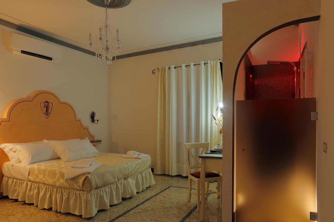 מונטווארקי Palazzo Mari Suite & Rooms B&B מראה חיצוני תמונה